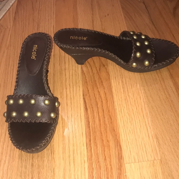 Nicole Brown Slip on Sandals 6 - Picture 5 of 5